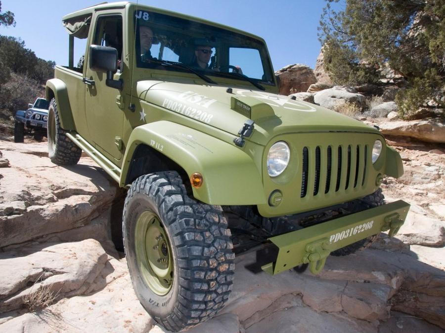  Jeep J8 Sarge Concept 2009 года  (фото 3 из 4)